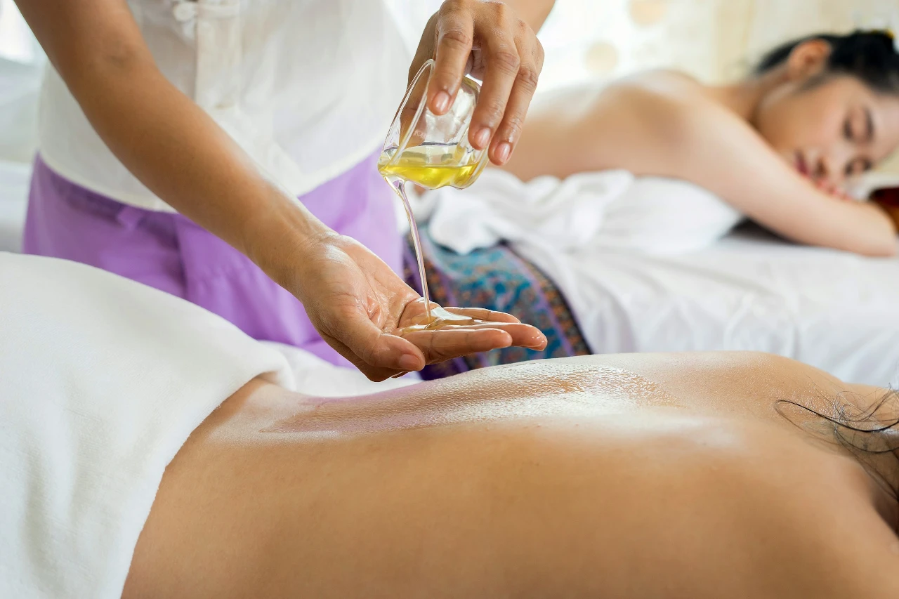 Wellness-Massage im Hotel-Spa